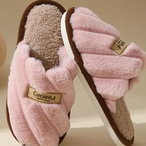 BRAND NEW Pink Plush Women's Slippers Size 9.5